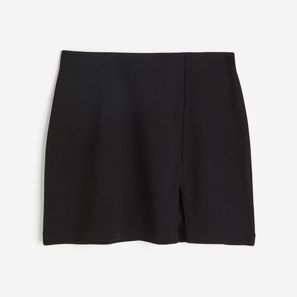 H&M Dresses & Skirts - H&M Black Mini Skirt size M